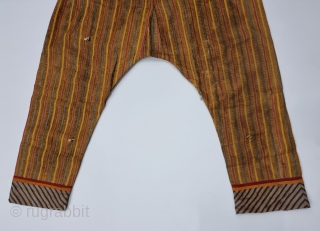 Ikat Mashru Trouser (Ejar) From Deccan, India. This Mashru weaving is done in Deccan, Probably Hyderabad South India, Its Silk And Cotton Ikat with Stripes.

C.1875-1900.

Its size is L-80cm,W-106cm (20230306_163913).    