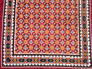 An Rare And Unusual Design Patola Rumal, Silk Double Ikat. Probably Patan Gujarat. India.

C.1900 -1925

Its size is 88cm x 90cm (20250307_154719).            