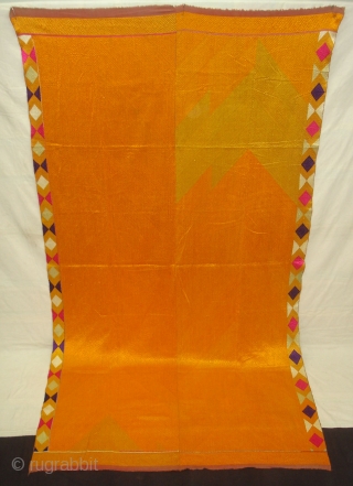 Phulkari From West(Pakistan)Punjab. India.known As Vari-Da-Bagh ,With Rare influence of Colour Change of Embroidery Threads with two Side Borders(DSC07072 New).             