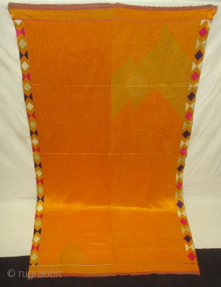 Phulkari From West(Pakistan)Punjab. India.known As Vari-Da-Bagh ,With Rare influence of Colour Change of Embroidery Threads with two Side Borders(DSC07072 New).             