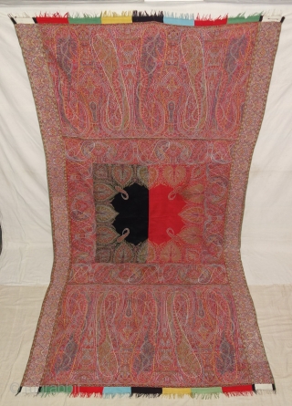 Highly Sikh Period Jamawar Long Shawl with double colour Middle, From Kashmir, India.C.1820-1850.Its Size is 143cmx280cm (DSC07719).
                