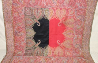 Highly Sikh Period Jamawar Long Shawl with double colour Middle, From Kashmir, India.C.1820-1850.Its Size is 143cmx280cm (DSC07719).
                