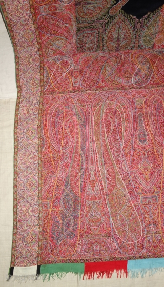 Highly Sikh Period Jamawar Long Shawl with double colour Middle, From Kashmir, India.C.1820-1850.Its Size is 143cmx280cm (DSC07719).
                