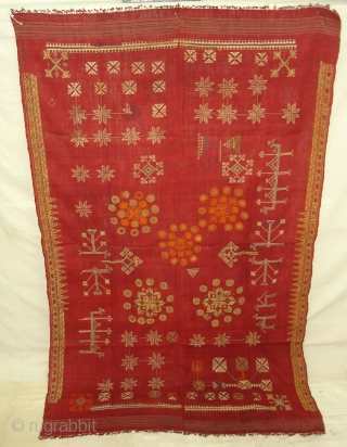 Hand Embroidery(Wool)Odhani Probably From Shekhawati District of Rajasthan.India.known As Lugari.Its Size is 125cmx210cm(DSC00885 New).                   