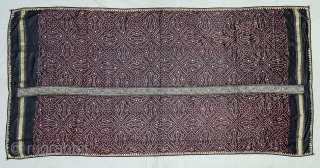 A Very Rare Khoja bandhni (Tie and Dye) Odhani on Gajji-Silk with Real Zari Border,This Particular bandhni is from south Kutch, Kutch Gujarat, India. Its size is 90cmX185cm. C.1850 (20210413_111007).    