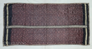 A Very Rare Khoja bandhni (Tie and Dye) Odhani on Gajji-Silk with Real Zari Border,This Particular bandhni is from south Kutch, Kutch Gujarat, India. Its size is 90cmX185cm. C.1850 (20210413_111007).    