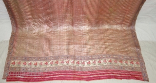 Very Rare Ashavali Floral Large Size Dupatta (Odhana) From Ahmedabad.Gujarat. India.

C.1825-1850.

Silk Woven With Silver-Gilt Badla and Discontinuous Silk-Pattern Weft.

Its size is 180cmX245cm.           