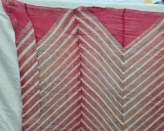 Lahariya Wave Design , Tie and Dye Mothara Dupatta on the Muslin Cotton, From Shekhawati District of Rajasthan. India. India.

C.1850-1875

Its size is 170cmX205cm(20220427_155024).          