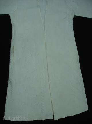 White Vohra Costume(Cotton)from Gujarat India.Made for who offer’s Namaz in mosque.Every Part is quilted inside with Portly thread. Its size,Arm is 70cm,Height is 115cm,Skirt is 135cm. Its very rare piece to find.  ...