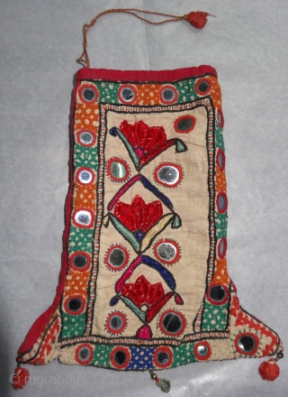 Dowry Bujki Bag From Sindh Region of Pakistan, India.Cotton Embroidered with Silk, Its size is 14cmX24m(DSC03292 New).                