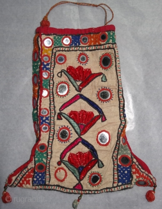 Dowry Bujki Bag From Sindh Region of Pakistan, India.Cotton Embroidered with Silk, Its size is 14cmX24m(DSC03292 New).                