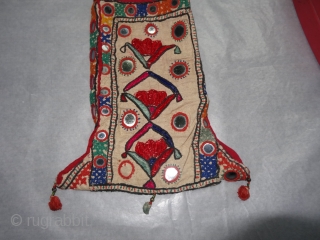 Dowry Bujki Bag From Sindh Region of Pakistan, India.Cotton Embroidered with Silk, Its size is 14cmX24m(DSC03292 New).                