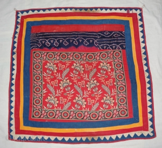 Manchester Print, Roller Print(Cotton)Chakla, with Appliqued work border From Manchester England,Made for Indian Market. India.Its size is 95cmX95cm(DSC02022 New).
              