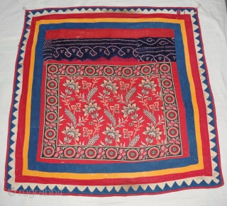 Manchester Print, Roller Print(Cotton)Chakla, with Appliqued work border From Manchester England,Made for Indian Market. India.Its size is 95cmX95cm(DSC02022 New).
              