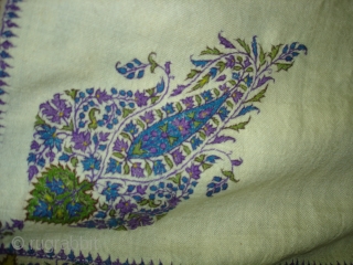 Dorukha Palledar shawl (Pashmina Wool)with Doranga Embroidery From Bengal, India.C.1870.Its size is 130cmX315cm. Good condition(DSC05467 New).                 