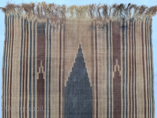 Raffia Ikat Prayer Mat, of Sakalaya People,West coast of Madagascar Africa , Warp Predominant Plain-weave, Warp-resist Dyeing ikat. 
Its size is 81cmX90cm (20210615_151935).           