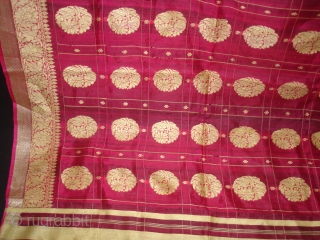 Dupatta handwoven fuchsia silk with zari (Real Silver) from Varanasi, Uttar Pradesh , India. C.1900. Good condition. Its size is 178cmX238cm(DSC05626 New).

           