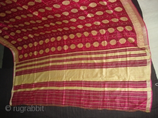 Dupatta handwoven fuchsia silk with zari (Real Silver) from Varanasi, Uttar Pradesh , India. C.1900. Good condition. Its size is 178cmX238cm(DSC05626 New).

           