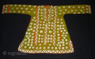 Ceremonial Chamba Costume,From Himachal Pradesh India.Silk ground with flow silk embroidery.Its size is L-74,W-60cm.Condition is good(DSC09911 New).                