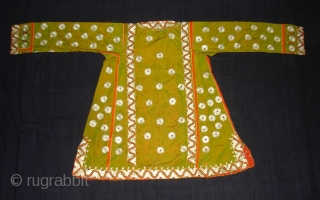 Ceremonial Chamba Costume,From Himachal Pradesh India.Silk ground with flow silk embroidery.Its size is L-74,W-60cm.Condition is good(DSC09911 New).                