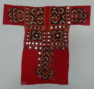 Embroidered Blouse-Front(Gaj)From Chetiari Sanghar,Morana, Sindh Provision of Pakistan. India.Cotton lined, Cotton and silk embroidery and mirrors(DSC0644).                 