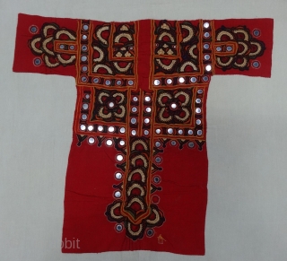 Embroidered Blouse-Front(Gaj)From Chetiari Sanghar,Morana, Sindh Provision of Pakistan. India.Cotton lined, Cotton and silk embroidery and mirrors(DSC0644).                 