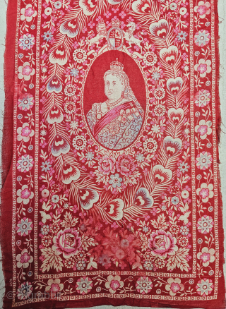An Rare Queen Victoria Empire Manchester Print Chakla (Wall Hanging) From Manchester England made for the Indian Market. India. Roller Printed on Cotton.


C.1900.

Its size is 32cmX62cm (20240703_164937).      
