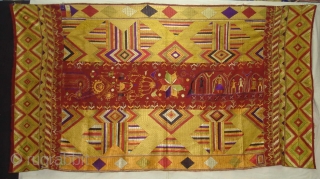 Phulkari From East(India)Punjab India.Known as Sar Pallu Phulkari. Showing the Folk Culture of Punjab.C.1900. Its Size is 128cmX230cm(DSC03935 New).              