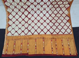 Chand Bagh Phulkari From West(Pakistan) Punjab. India. India. untwisted Floss silk on hand spun Brown cotton ground cloth. Early 19th Century.
Its size is 130cmX260cm(20210713_125213).         