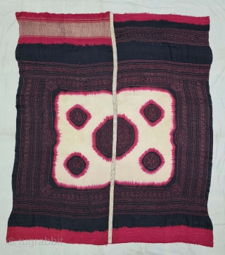 Ceremonial Tie and Dye Odhani known as Kumbhi,Tie and Dye Work on the Gajji-Silk From Kutch Region of Gujarat, India.

c.1850-1875.

Its size is 155cmX185cm.

This were Traditionally used mainly by Muslim Khatri community in  ...