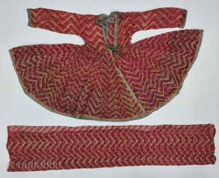 A Very Rare Real Gold Block Varak Print Leheriya Tie and Dye Wave Design Costume and Turban  For Shrinathji, From the Deccan Region of South India. India. Real Gold Varak Print  ...