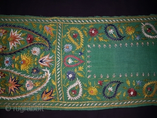 Delhi-work Mans stole, From Delhi India.C.1900. Pashmina with Silk Embroidery.Its size is 26cmX150cm. Good Condition.Please ask for more Detail Pictures (170218 New).           