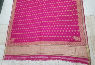 A Very Large Dupatta handwoven fuchsia silk with zari (Real Silver with Gold Polish) from Varanasi, Uttar Pradesh , India. c.1900. Good condition. Its size 175cmX315cm(20200715_152414).
       