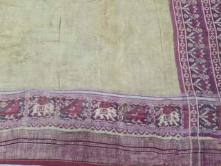 Patola Sari,Silk Double Ikat.Probably Patan Gujarat. India.
This Patola Uses one of the most Rare designs known as Panetar Yellow Patola, 
It belongs to Nagar Brahmin Group of Gujarat India.

C.1825-1850.

Its size is 12cmX290cm(20210804_161933).
 