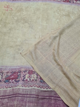 Patola Sari,Silk Double Ikat.Probably Patan Gujarat. India.
This Patola Uses one of the most Rare designs known as Panetar Yellow Patola, 
It belongs to Nagar Brahmin Group of Gujarat India.

C.1825-1850.

Its size is 12cmX290cm(20210804_161933).
 