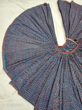 An Very Rare And Very Large Indigo Blue floral Design  Ghaghra (Skirt) Mordant- And Resist-Dyed Cotton,From Rajasthan, India. India.

C.1850-1875.

Its size is L-80cm,

Diameter is 2900 cm (29 Meters) (20220805_145806).
.       
