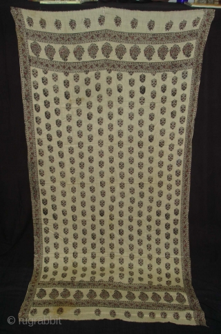 Floral Block Printed Cotton Odhanai From Baghru,District of Rajasthan,India.Its size is 112X220cm(DSC04826 New).                    