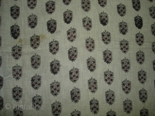 Floral Block Printed Cotton Odhanai From Baghru,District of Rajasthan,India.Its size is 112X220cm(DSC04826 New).                    