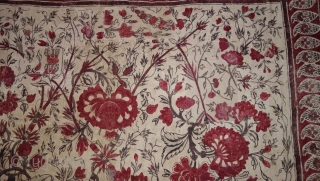 Palampore  Chintz Kalamkari , Hand-Drawn Mordant-And Resist-Dyed Cotton,From Coromandel Coast South India.  India. 

 C.1730 -1760.

Exported to the South-East-Asian Markets

Its size is 104cmX115cm(DSC09125).        