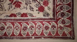 Palampore  Chintz Kalamkari , Hand-Drawn Mordant-And Resist-Dyed Cotton,From Coromandel Coast South India.  India. 

 C.1730 -1760.

Exported to the South-East-Asian Markets

Its size is 104cmX115cm(DSC09125).        