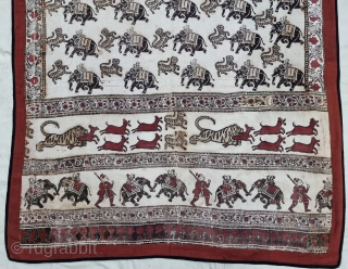 Tent Panel of Kalamkari and Block Print And Hand Painted Cotton , Hand-Drawn, Mordant- And Resist-Dyed Cotton, From Deccan Region of South, India. India.

C.1875-1900.

Its size is 101cmX212cm(20220726_150204).      