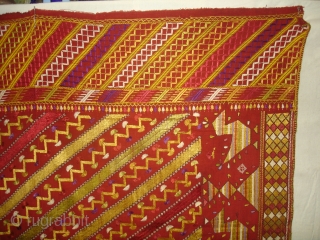 Phulkari From East(Punjab) India.Known Sarpallu Phulkari. Very rare influence of showing Ducks both sides(DSC02714 New).
                  