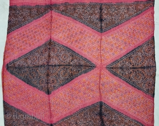 Tie and Dye (Bandhani) Dupatta (Odhani)  with Wave - Design,  
Tie dyed ( resist dyed ) on the Muslin Cotton, from Shekhawati District of Rajasthan. India. 

C.1900 -1925.

Its size is  ...
