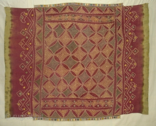 Single Bandh Tie and Dye Odhani From Shekhawati District of Rajasthan. India.Its Very rare Single Bandh Tie and Dye Odhani. Natural Colours On the Khadi Cotton.C.1900.Its size is 135CmX180cm(DSC04949 New).
   