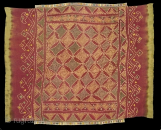 Single Bandh Tie and Dye Odhani From Shekhawati District of Rajasthan. India.Its Very rare Single Bandh Tie and Dye Odhani. Natural Colours On the Khadi Cotton.C.1900.Its size is 135CmX180cm(DSC04949 New).
   