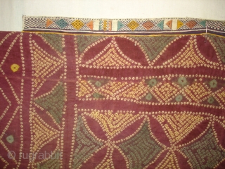 Single Bandh Tie and Dye Odhani From Shekhawati District of Rajasthan. India.Its Very rare Single Bandh Tie and Dye Odhani. Natural Colours On the Khadi Cotton.C.1900.Its size is 135CmX180cm(DSC04949 New).
   