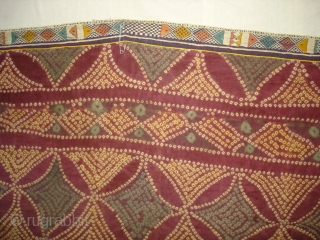 Single Bandh Tie and Dye Odhani From Shekhawati District of Rajasthan. India.Its Very rare Single Bandh Tie and Dye Odhani. Natural Colours On the Khadi Cotton.C.1900.Its size is 135CmX180cm(DSC04949 New).
   