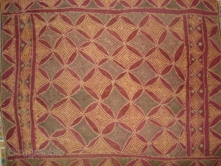 Single Bandh Tie and Dye Odhani From Shekhawati District of Rajasthan. India.Its Very rare Single Bandh Tie and Dye Odhani. Natural Colours On the Khadi Cotton.C.1900.Its size is 135CmX180cm(DSC04949 New).
   