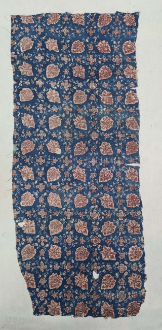 Floral Chintz Kalamkari Fragment Hand-Drawn Mordant-And Resist-Dyed Cotton,From Coromandel Coast South India. India. 

 C.1725-1750.

Exported to the European (Dutch Market) Market.

Its size is 34cmX80cm(20210905_120104).         