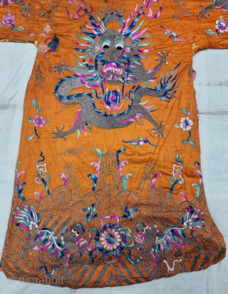 A Rare And Beautiful Imperial Chinese dragon robe. From China, Asia. Excellent workmanship with very high skill technique. Wonderful multi-colour combination. 

C.19th.

Its size is L-130cm, W-68cm,S-40cmX67cm(20220830_154312).       